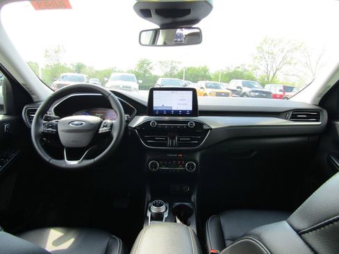 Used 2022 Ford Escape Titanium FWD image 12