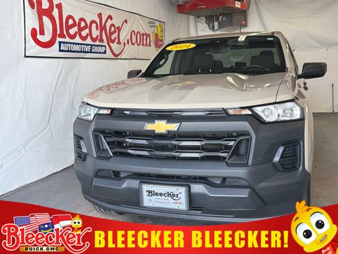 Used 2024 Chevrolet Colorado W/T image 1