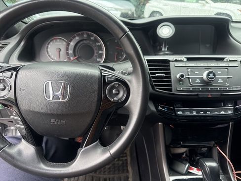 Used 2016 Honda Accord Sport image 17