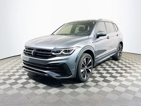 Used 2022 Volkswagen Tiguan SEL R-Line image 4