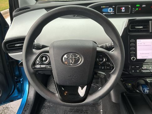 Used 2020 Toyota Prius LE AWD/4WD image 18