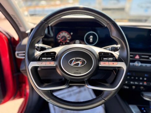 Used 2023 Hyundai Elantra SEL w/ Convenience Package image 12