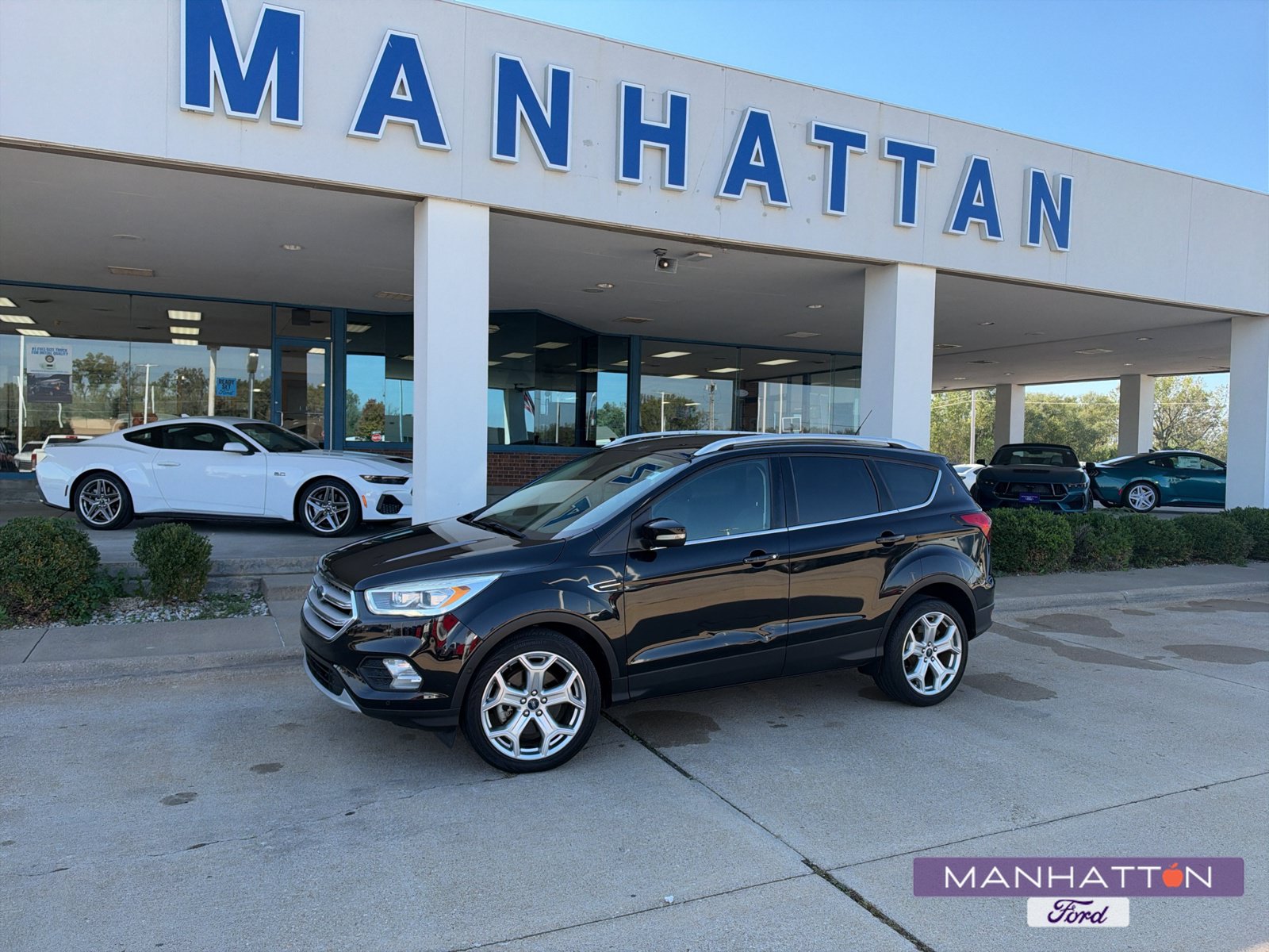 Used 2019 Ford Escape Titanium FWD image 1