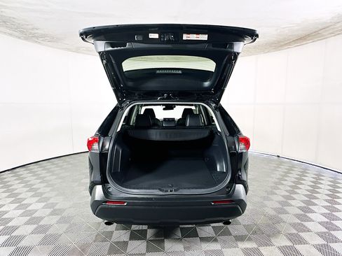 Used 2021 Toyota RAV4 XLE Premium image 31