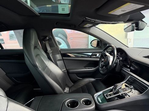 Used 2017 Porsche Panamera 4 AWD/4WD image 24