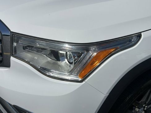 Used 2018 GMC Acadia SLT w/ LPO, Floor Liner Package FWD image 13