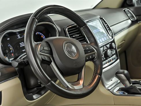 Used 2019 Jeep Grand Cherokee Overland AWD/4WD image 20