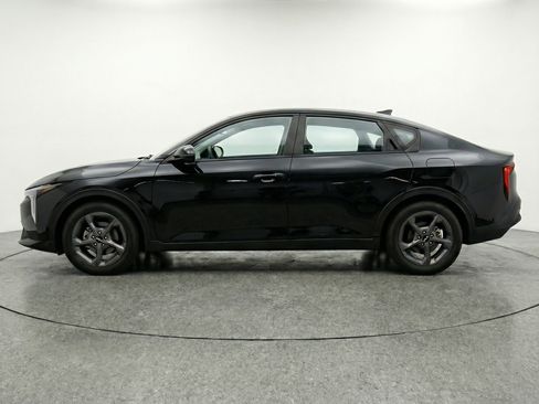 Used 2025 Kia K4 LXS image 5