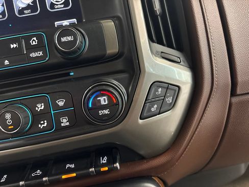 Used 2015 Chevrolet Silverado 1500 High Country w/ High Country Premium Package AWD/4WD image 26
