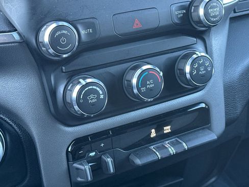 Used 2024 RAM 2500 Big Horn w/ Bed Utility Group image 19