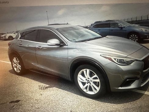 Used 2018 INFINITI QX30 FWD image 7