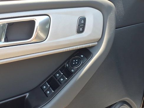 New 2026 Ford Explorer Active w/ Active Comfort Package AWD/4WD image 17