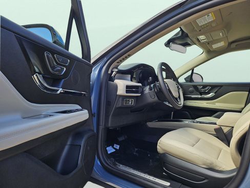New 2026 Lincoln Corsair Premiere AWD/4WD image 10