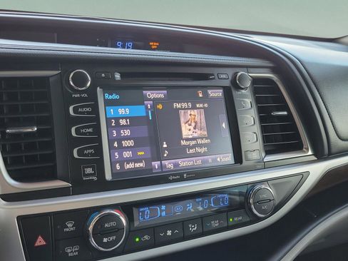 Used 2015 Toyota Highlander Limited image 10