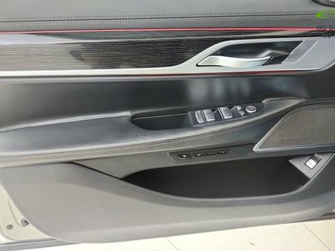 Used 2022 BMW 750i xDrive w/ M Sport Package AWD/4WD image 46