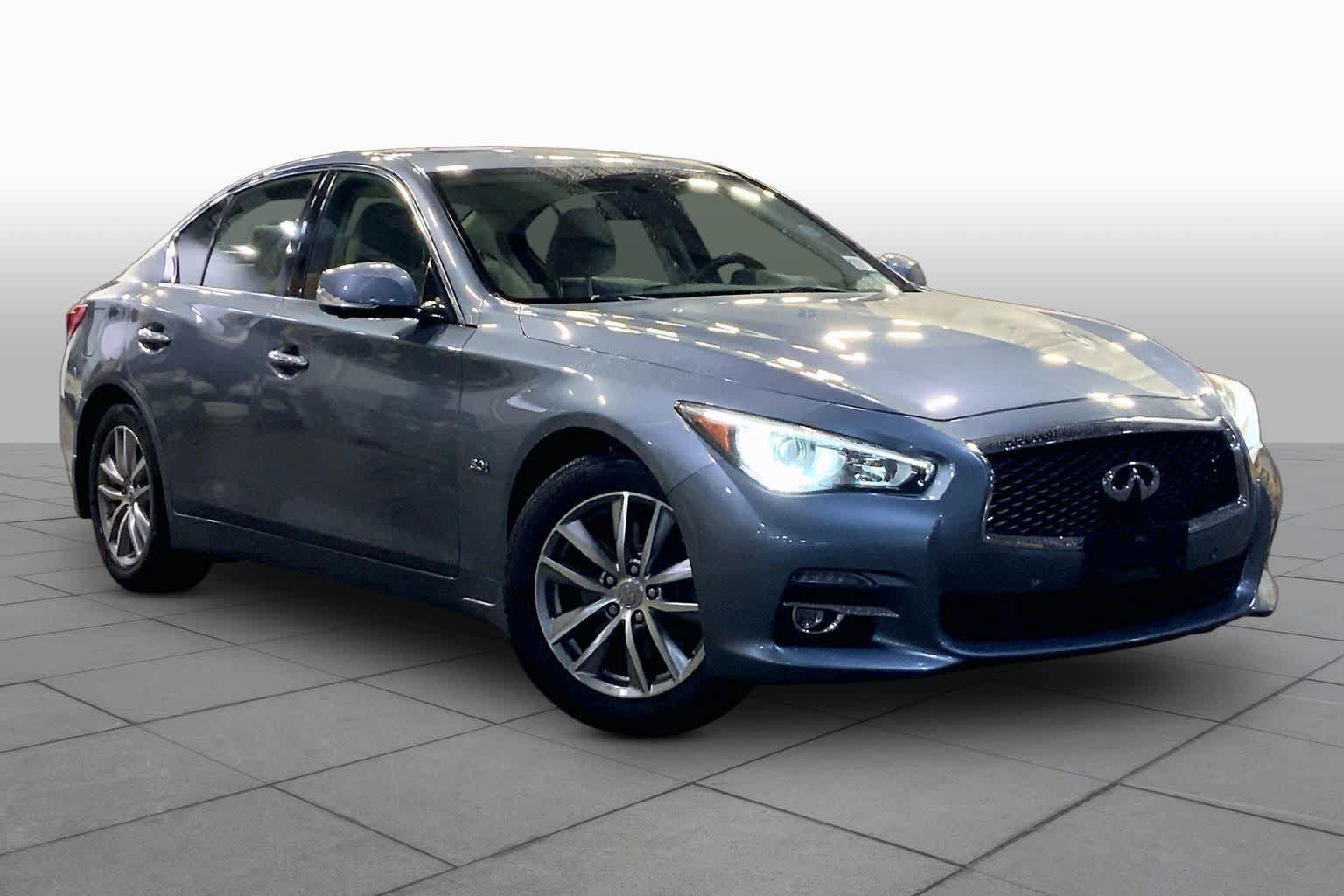 Used 2017 INFINITI Q50 3.0t Premium w/ Driver Assistance Package AWD/4WD image 3
