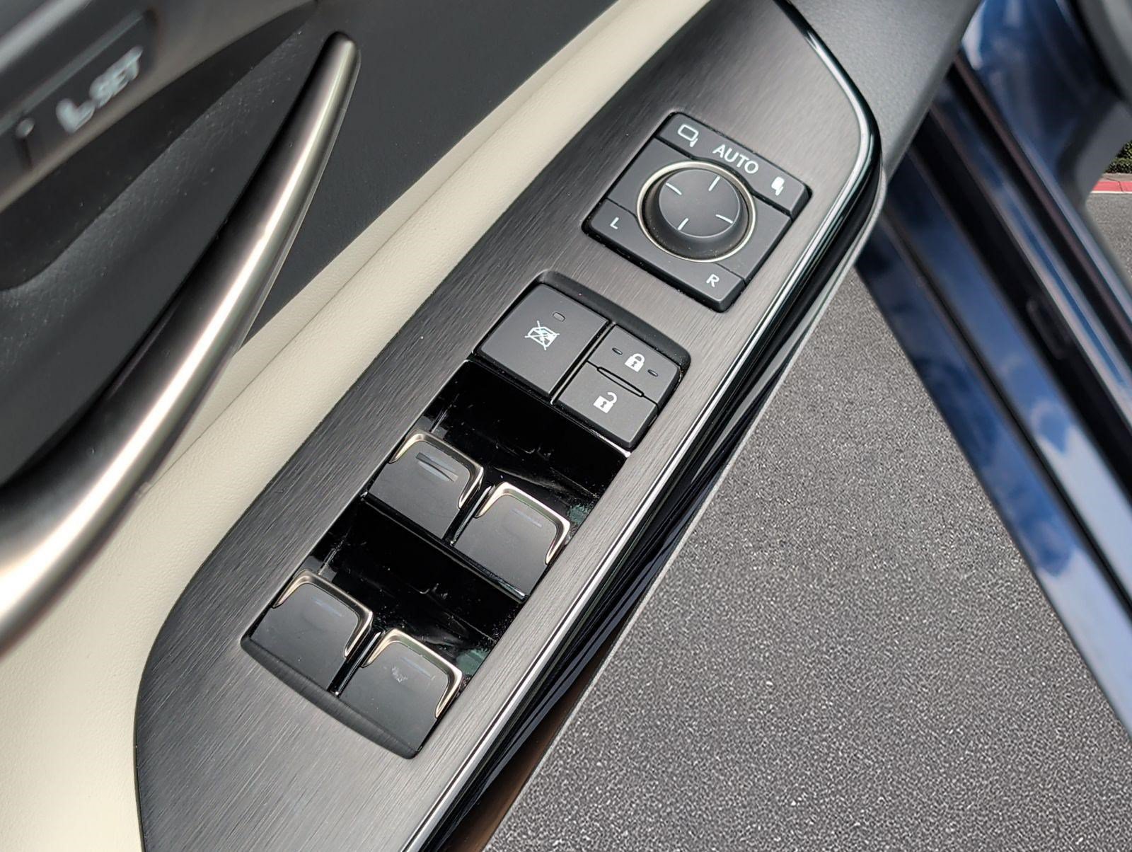 Used 2025 Lexus ES 350 w/ Premium Package FWD image 9