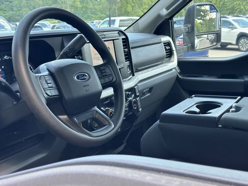 New 2025 Ford F350 XLT w/ 360-Degree Camera Package image 14