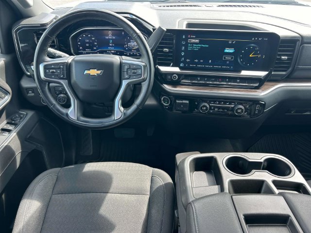 Used 2025 Chevrolet Silverado 2500 LT w/ Convenience Package AWD/4WD image 15