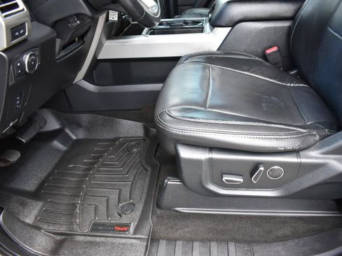 Used 2017 Ford F250 Lariat w/ Lariat Value Package AWD/4WD image 25