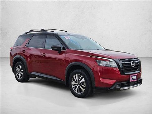Used 2022 Nissan Pathfinder SL w/ Lighting Package (N92) FWD image 3