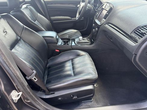 Used 2022 Chrysler 300 S RWD image 15