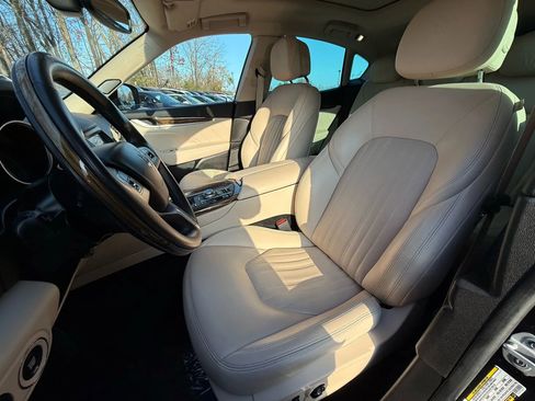 Used 2019 Maserati Levante GranLusso image 12