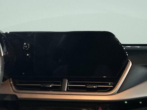 Used 2024 Chevrolet Trax LS w/ LS Convenience Package image 15