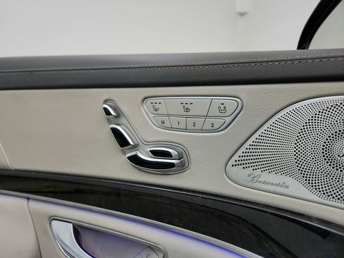Used 2016 Mercedes-Benz S 550 Sedan image 23