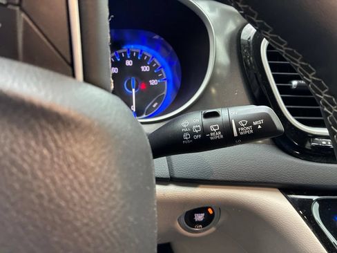 Used 2024 Chrysler Pacifica Touring-L FWD image 25