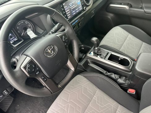 Used 2023 Toyota Tacoma TRD Sport image 4