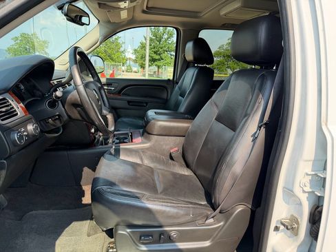 Used 2011 Chevrolet Avalanche LTZ AWD/4WD image 11