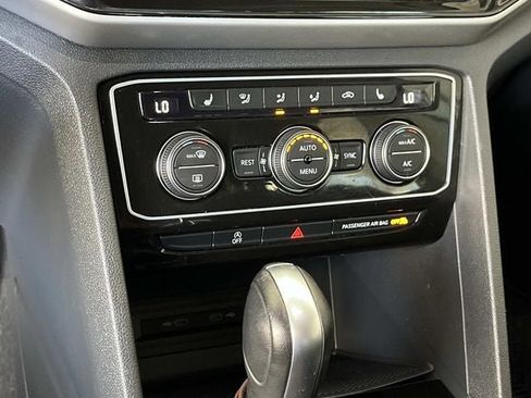 Used 2023 Volkswagen Atlas SE image 31