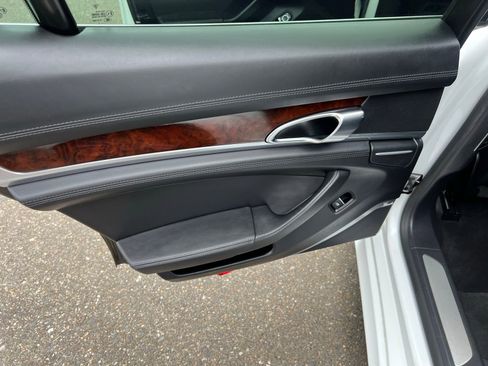 Used 2014 Porsche Panamera AWD/4WD image 25