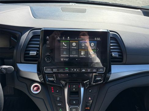 Certified 2024 Honda Odyssey Sport image 9
