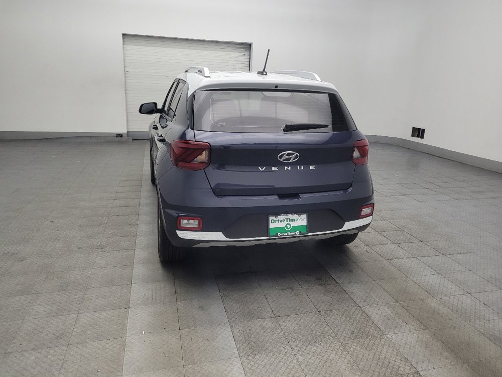 Used 2024 Hyundai Venue Limited FWD image 6