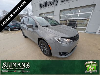Used 2020 Chrysler Pacifica Touring-L w/ Advanced Safetytec Group