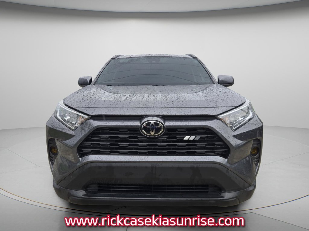 Used 2021 Toyota RAV4 XLE FWD image 5