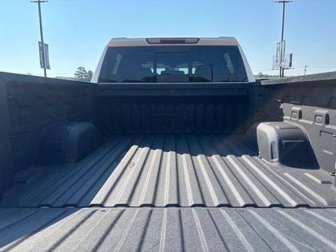 Used 2022 Chevrolet Silverado 1500 High Country AWD/4WD image 10