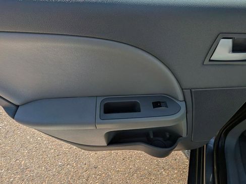 Used 2005 Ford Five Hundred SE image 12