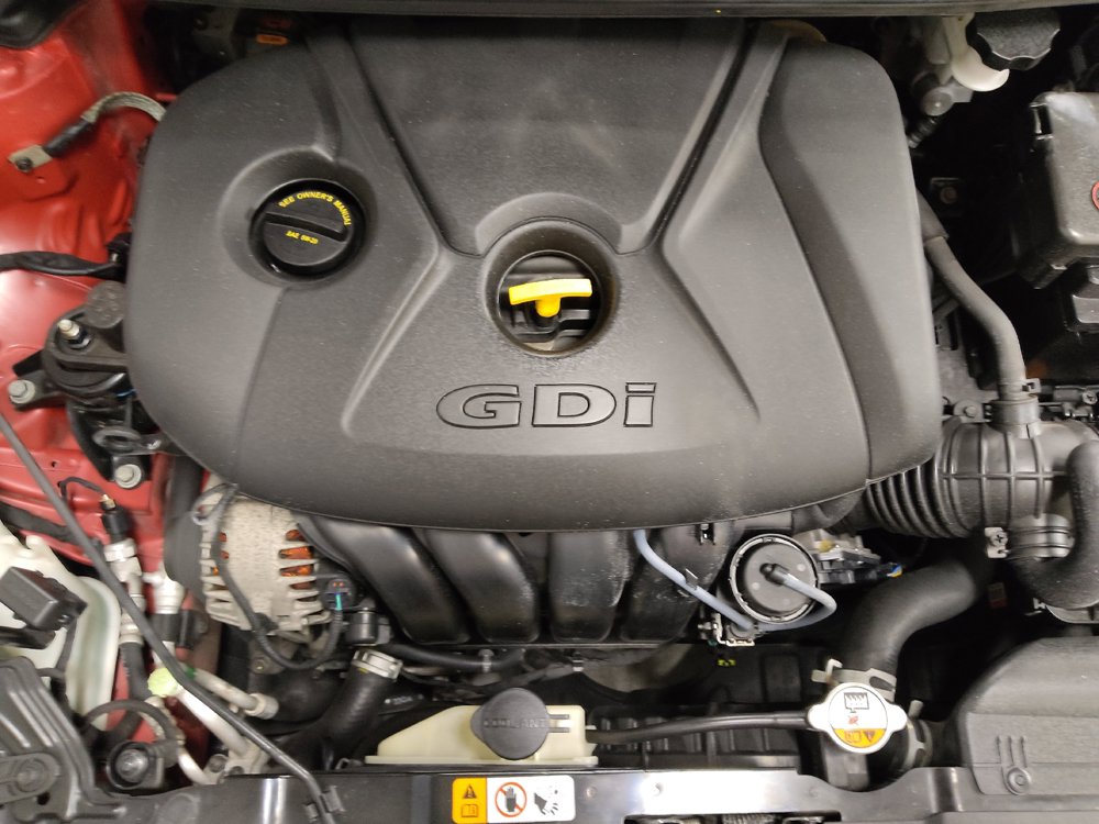 Used 2015 Hyundai Elantra GT FWD image 30