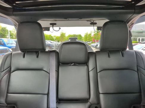 Used 2024 Jeep Wrangler Unlimited Rubicon AWD/4WD image 31