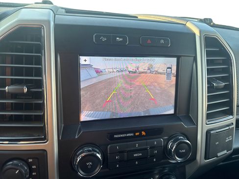 Used 2018 Ford F150 Lariat image 25