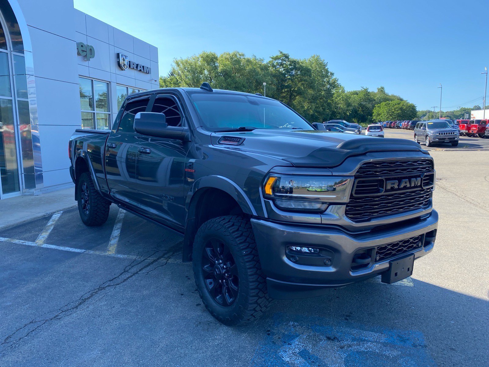 Used 2022 RAM 2500 Limited w/ Night Edition AWD/4WD image 7