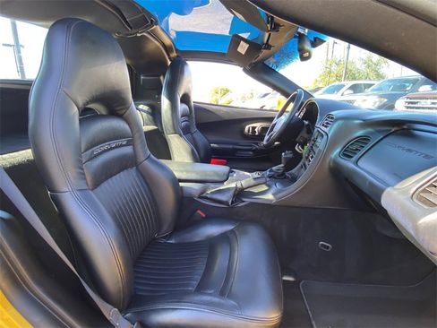 Used 2004 Chevrolet Corvette Coupe w/ Roof Package image 11