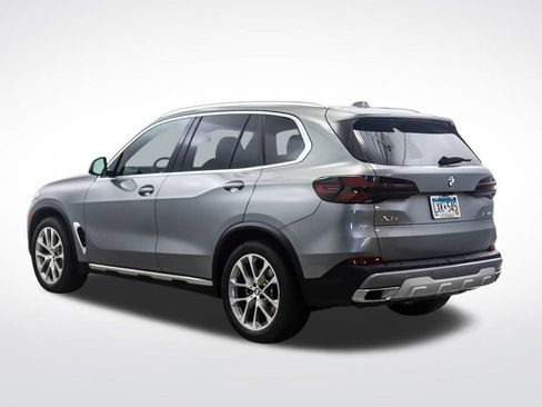 Certified 2024 BMW X5 xDrive40i w/ Premium Package AWD/4WD image 3