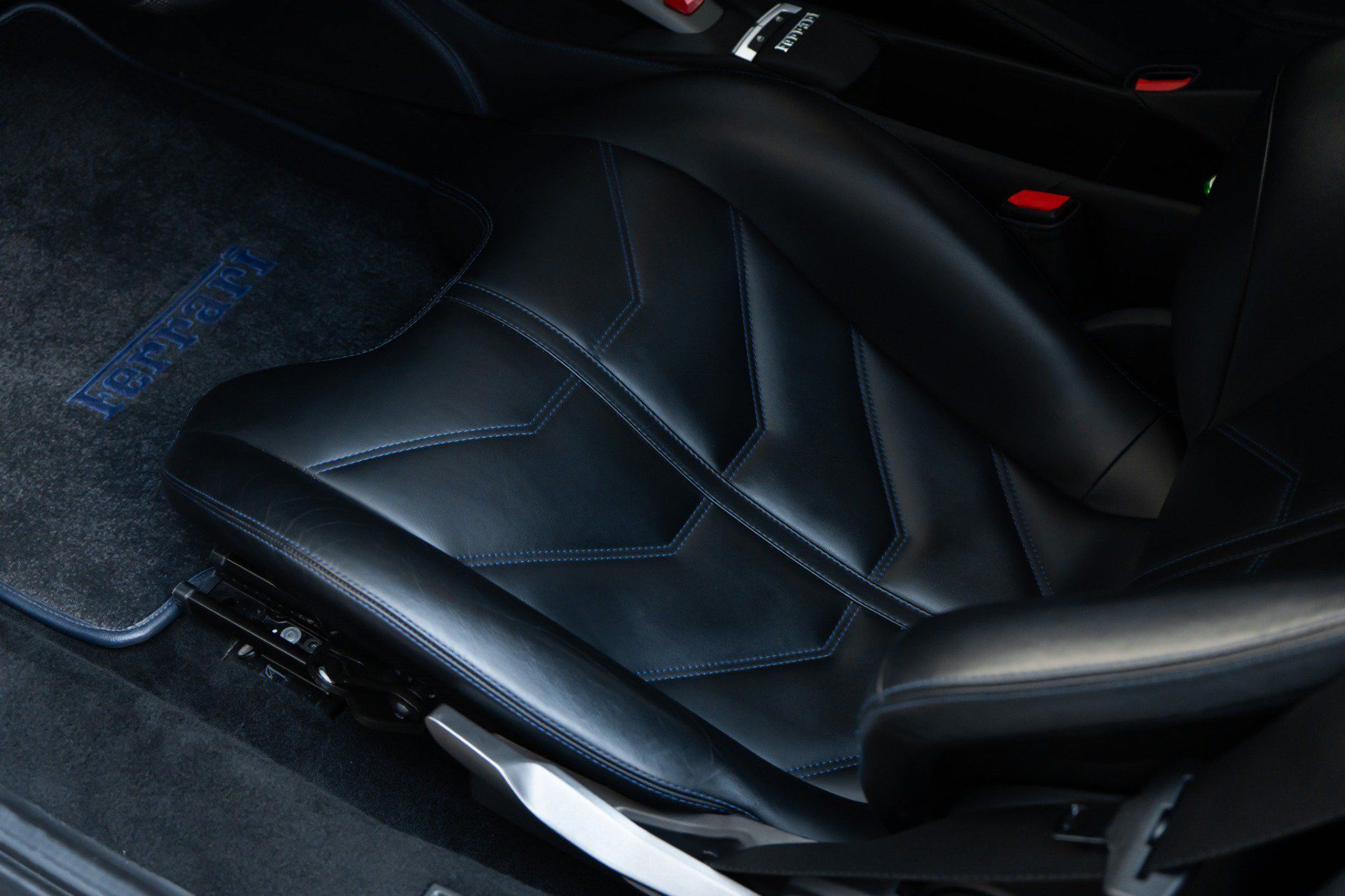 Used 2018 Ferrari 488 GTB RWD image 26