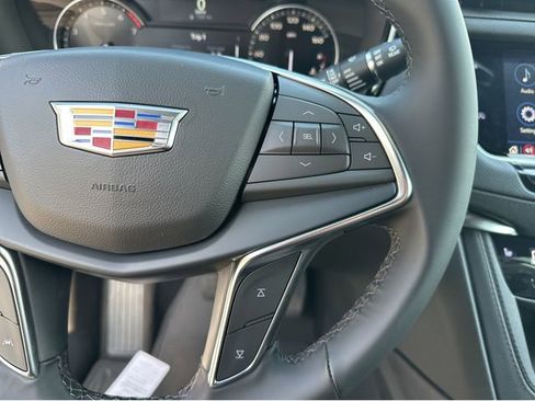 New 2025 Cadillac XT5 Luxury image 21