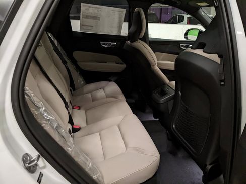 New 2026 Volvo XC60 B5 Plus w/ Climate Package image 25