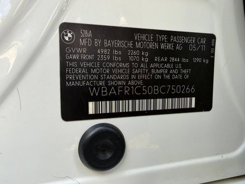 Used 2011 BMW 528i Sedan RWD image 31